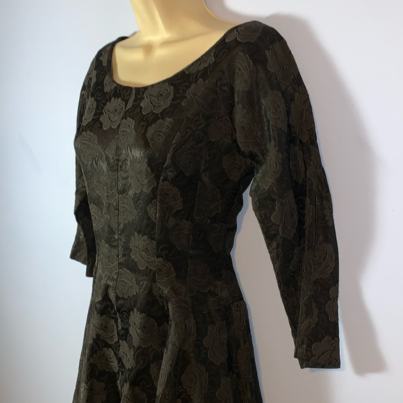 Vintage 1950’s jacquard Black Floral rose Patterned Fabric basque waist small - Picture 2 of 6
